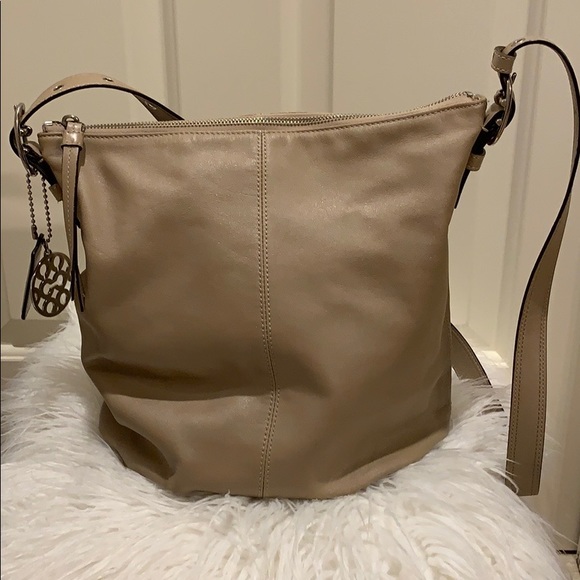 Coach Handbags - Coach Duffel Handbag - Like New 👛